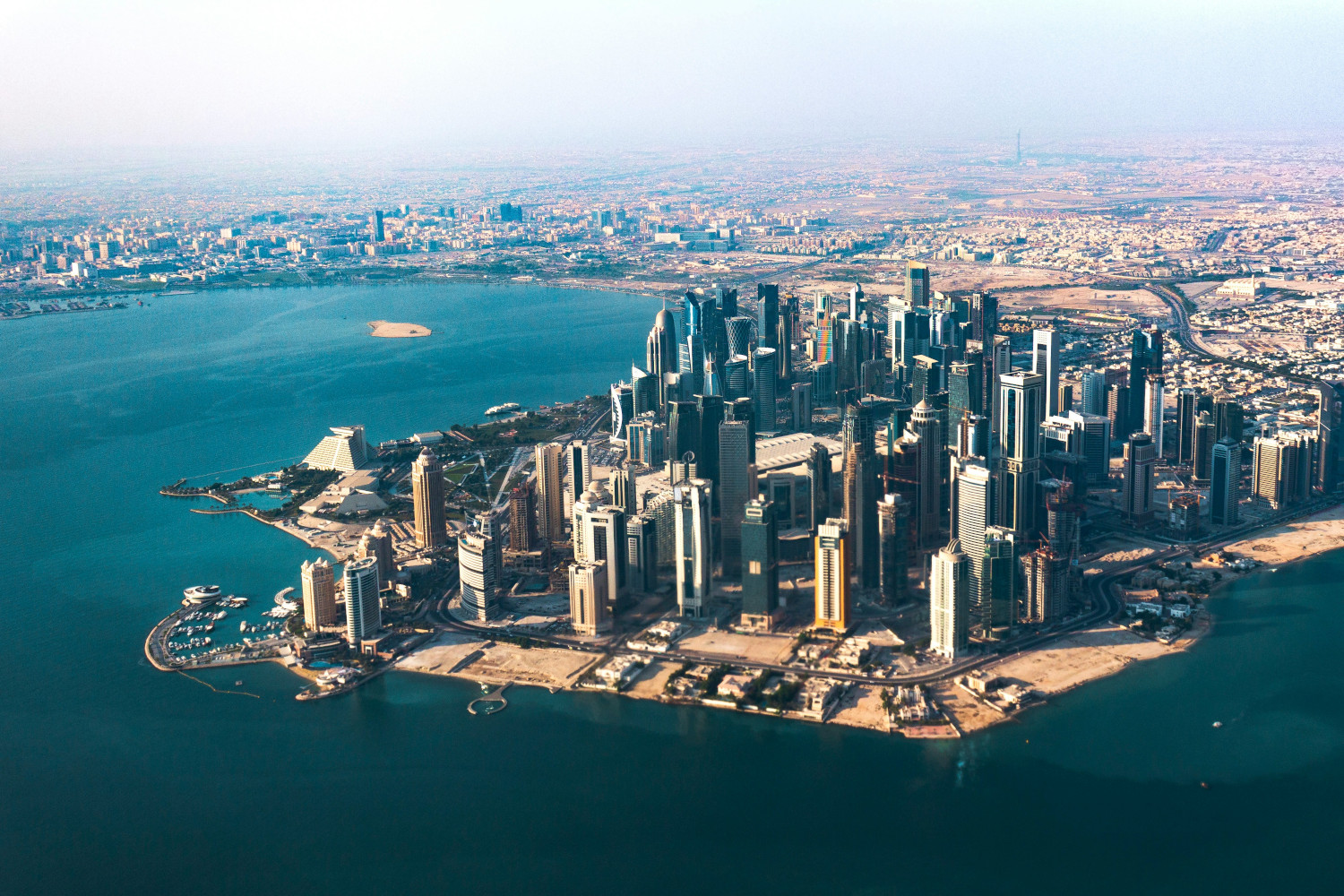 doha-qatar-radoslaw-prekurat-a-kdjff86zE-unsplash